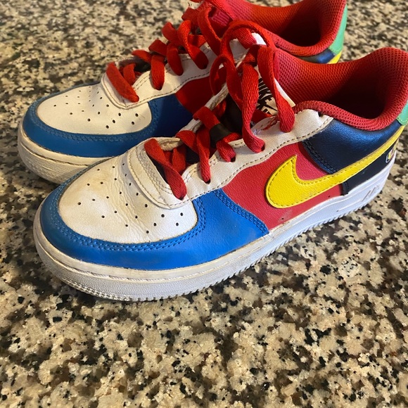 Nike Air Force 1 UNO Multicolor Sneakers - Picture 4 of 5